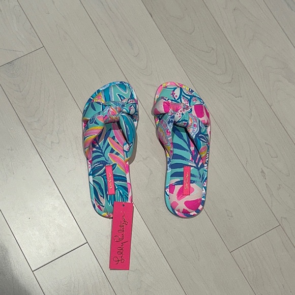 Lilly Pulitzer slipper - Sea Glass Rainforest Retreat print - size s/m - Picture 1 of 5